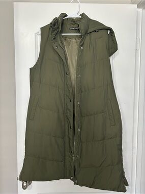 SHEIN Olive Green Sleeveless Puffer Vest with Hood